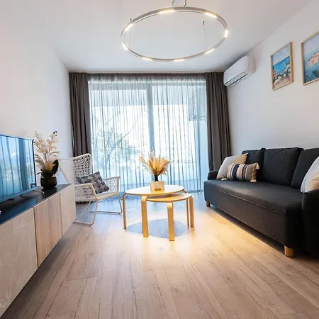 Amaris Apartamente 아파트호텔 데포리노드