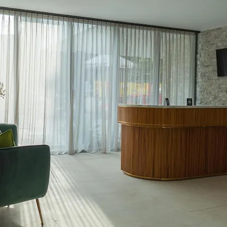 Amaris La 2 Pasi De Plaja & Parcare Gratuita 4* إيفوري نورد