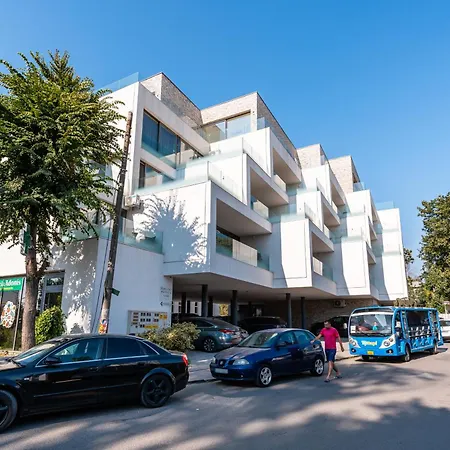 Amaris Apart-hotel, Situat Pe Faleza Din Nord, La 2 Pasi De Plaja, Complet Utilate
