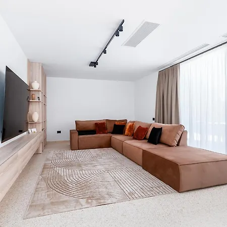 Amaris La 2 Pasi De Plaja & Parcare Gratuita شقة فندقية 4*