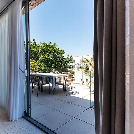 Aparthotel Amaris Apart-hotel, Situat Pe Faleza Din Nord, La 2 Pasi De Plaja, Complet Utilate Eforie Nord