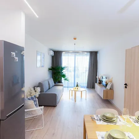 Amaris Apart-hotel, Situat Pe Faleza Din Nord, La 2 Pasi De Plaja, Complet Utilate *