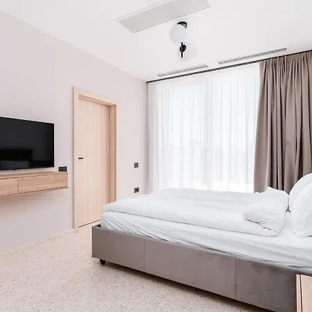 Apart Otel Amaris Apart-hotel, Situat Pe Faleza Din Nord, La 2 Pasi De Plaja, Complet Utilate Eforie Nord